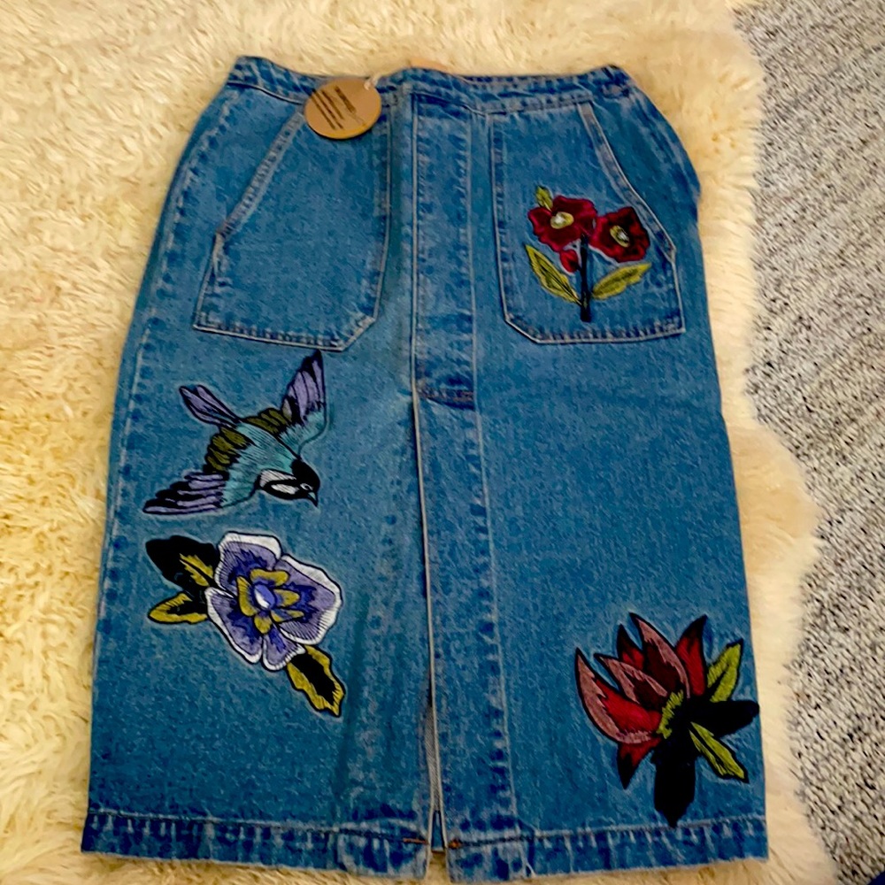 Beautiful embroidered Boho jean skirt NWT